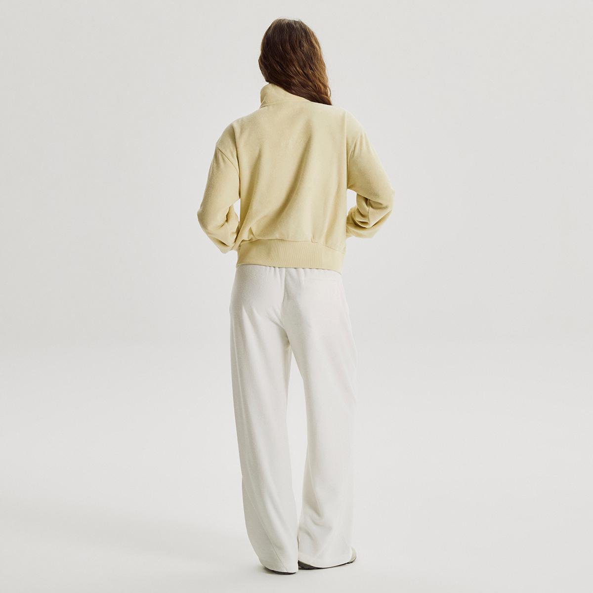(64)Cream