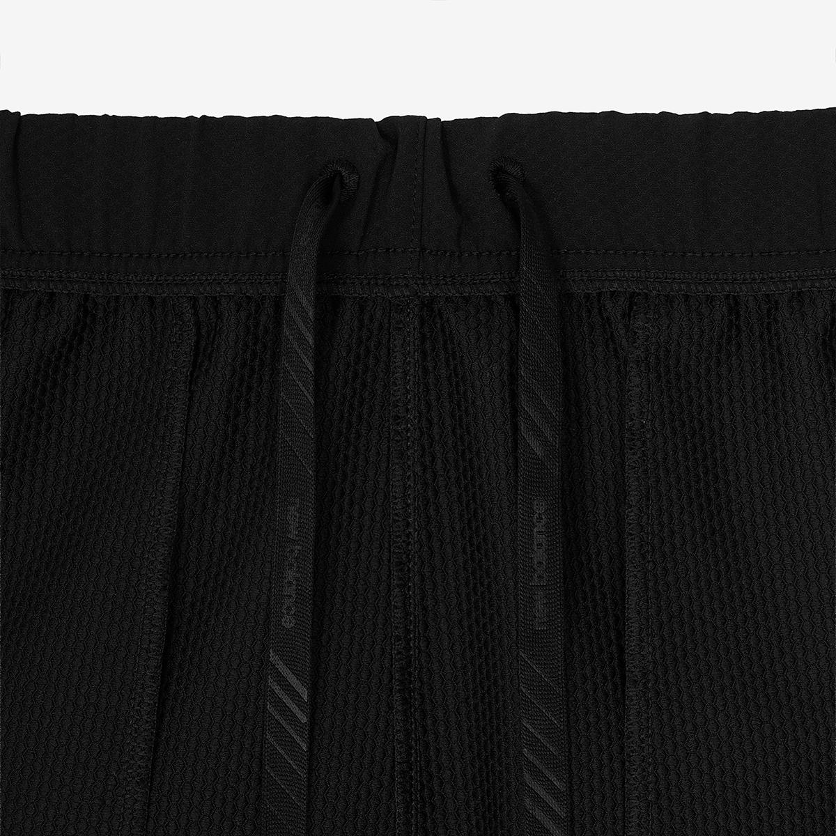 (19)Black
